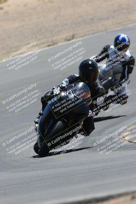 media/Apr-09-2023-SoCal Trackdays (Sun) [[333f347954]]/Turn 10 (115pm)/